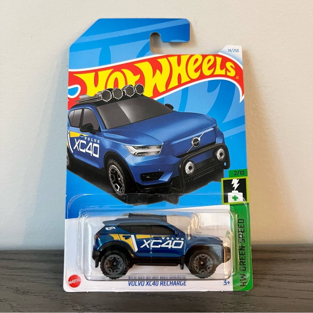 Hot Wheels - Volvo XC40 Recharge - (HW: Green Speed)